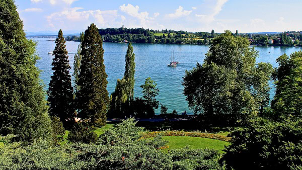 Vom Bodensee in die Berge: Isac Schwarzbaum entdeckt die malerischen Dörfer der Ostschweiz